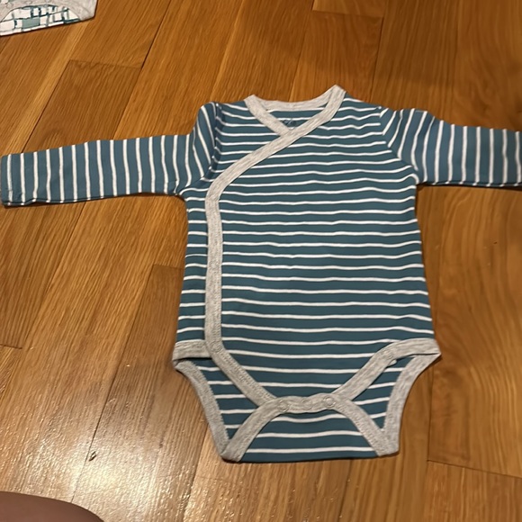 Asher and Olivia - Baby Boy's 3-Pack Long-Sleeve Kimono Bodysuit Set Onesie’s - Picture 10 of 16